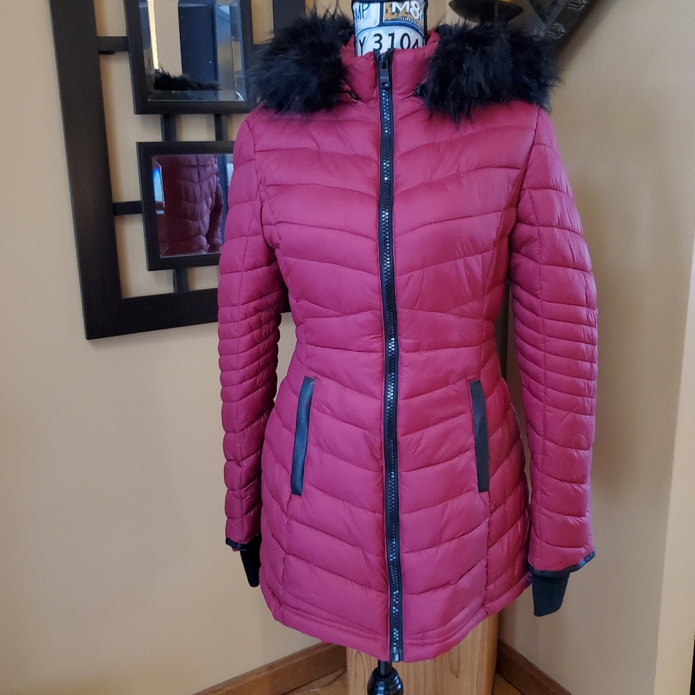 (SOLD) COALITION LA WINE VEGAN PUFFER COAT! - Picture 3 of 8